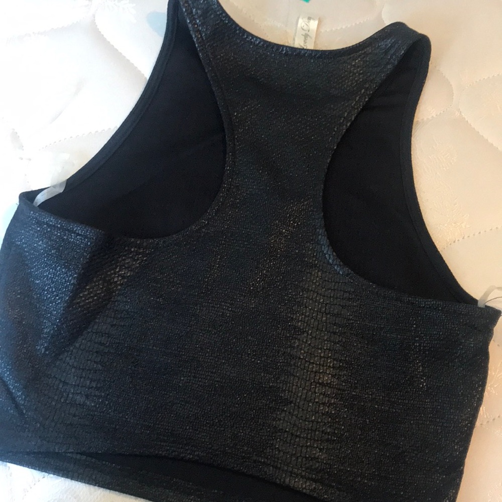 Crop top - Picture 3 of 4